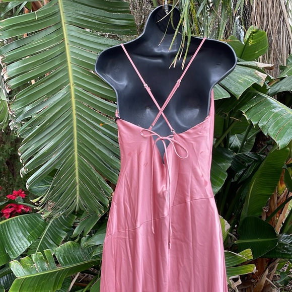 Astr the label Gaia satin slipdress - Picture 4 of 9